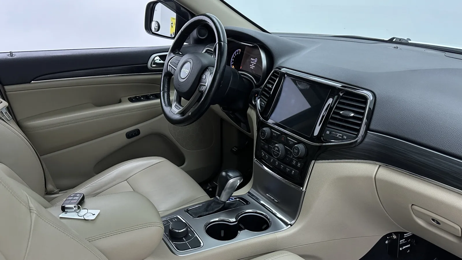 Jeep Grand Cherokee photo 37