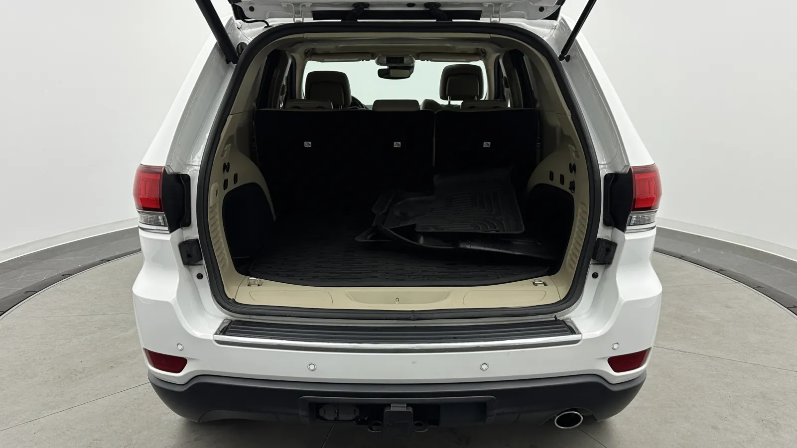 Jeep Grand Cherokee photo 28