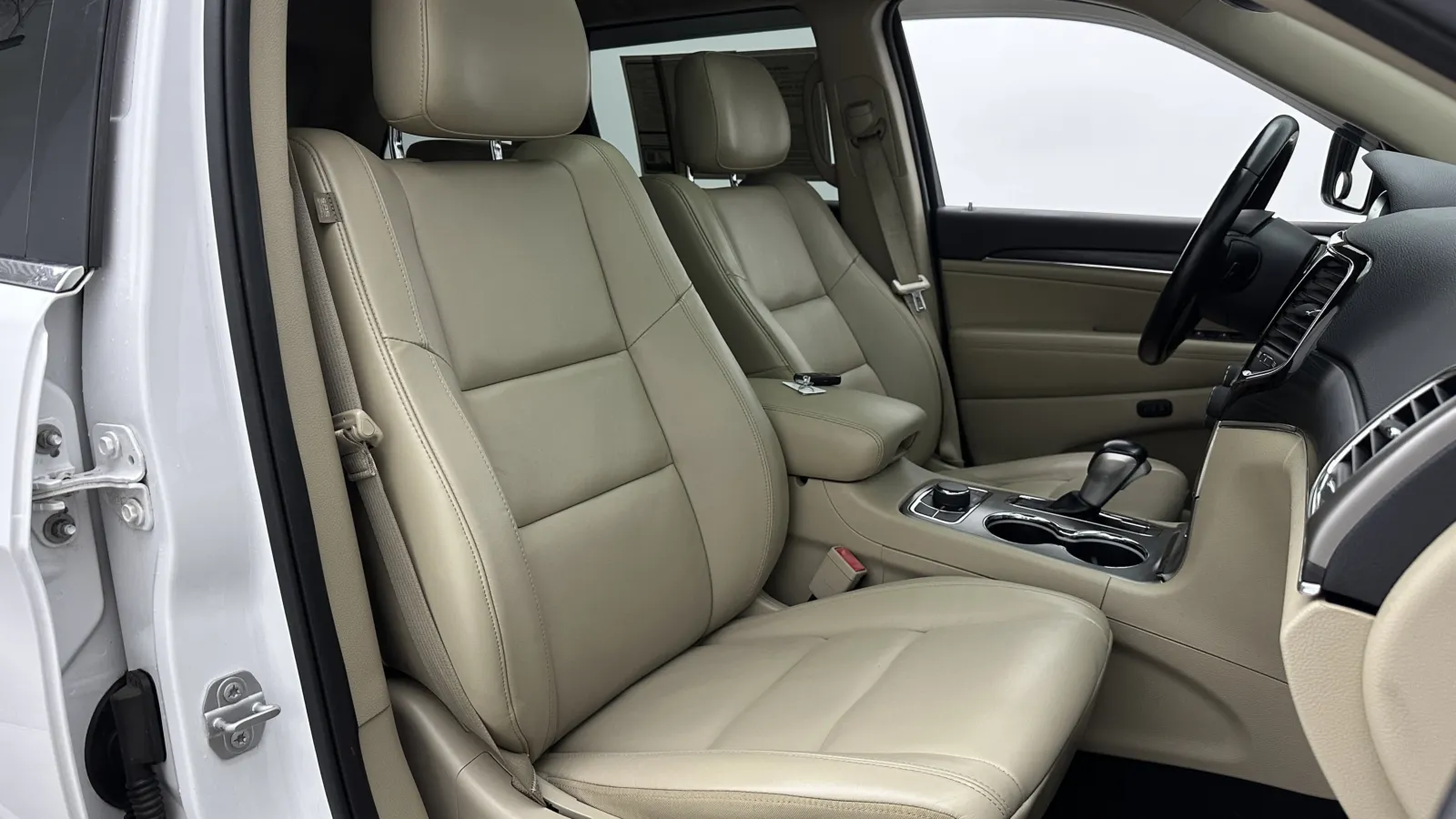 Jeep Grand Cherokee photo 40