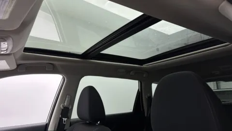 More photos of 2019 Nissan Rogue SV Hybrid at Auto Boutique Florida, FL