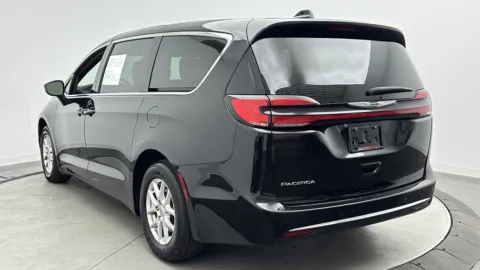 More photos of 2025 Chrysler Pacifica Select at Auto Boutique Florida, FL