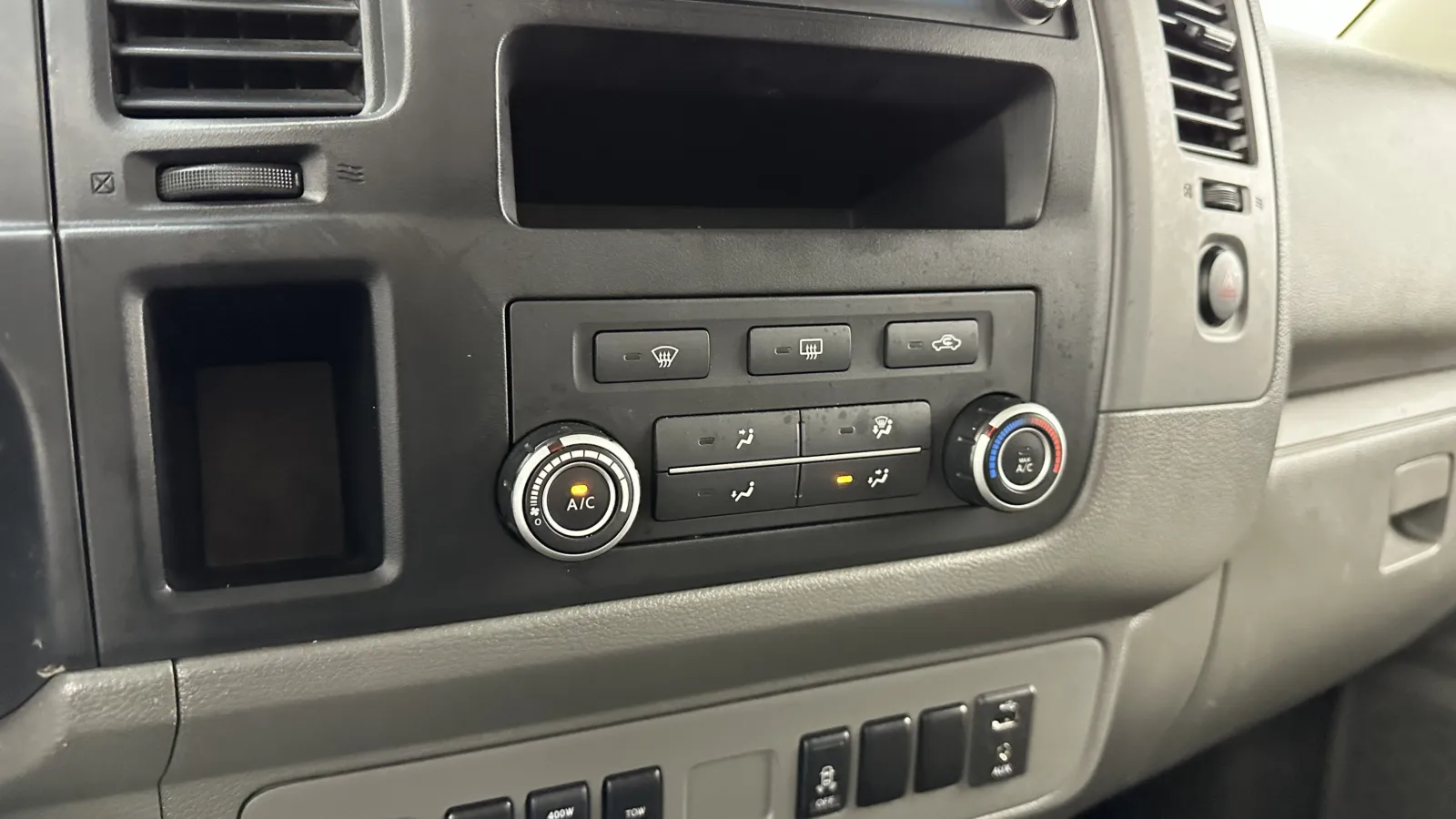 Nissan NV photo 14