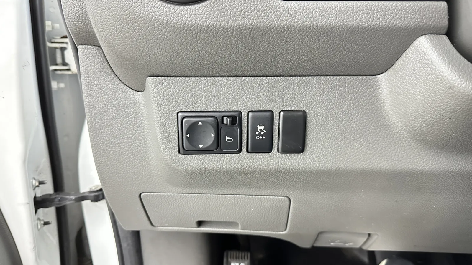 Nissan NV photo 11