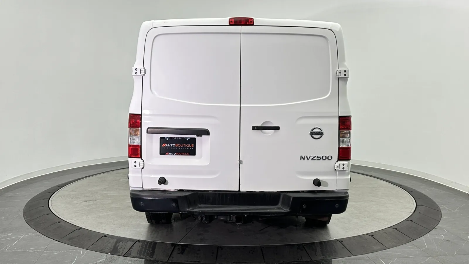 Nissan NV photo 4