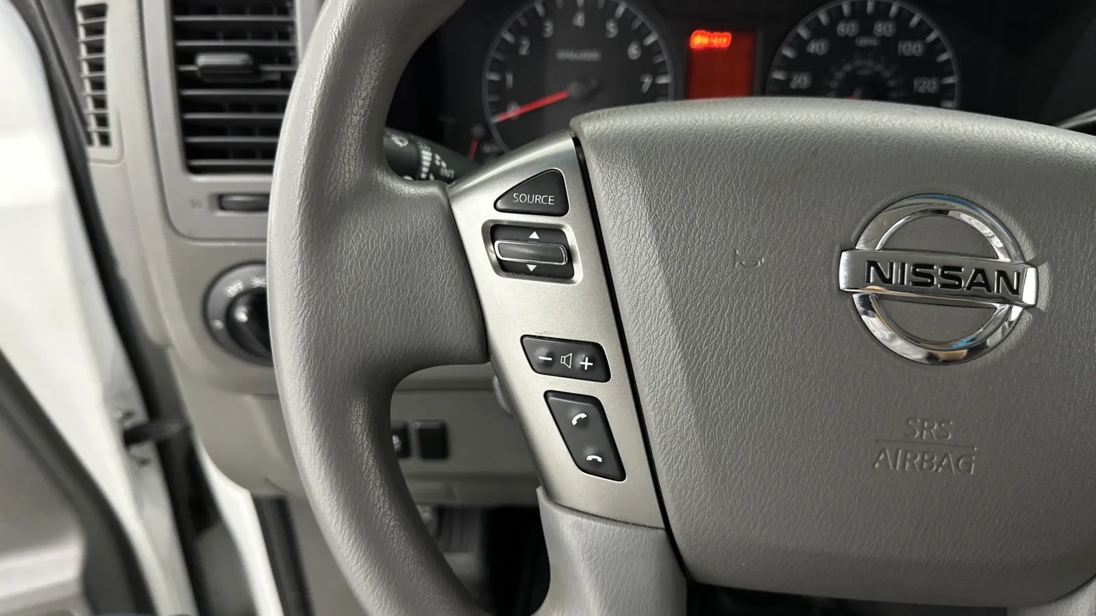 Nissan NV photo 17