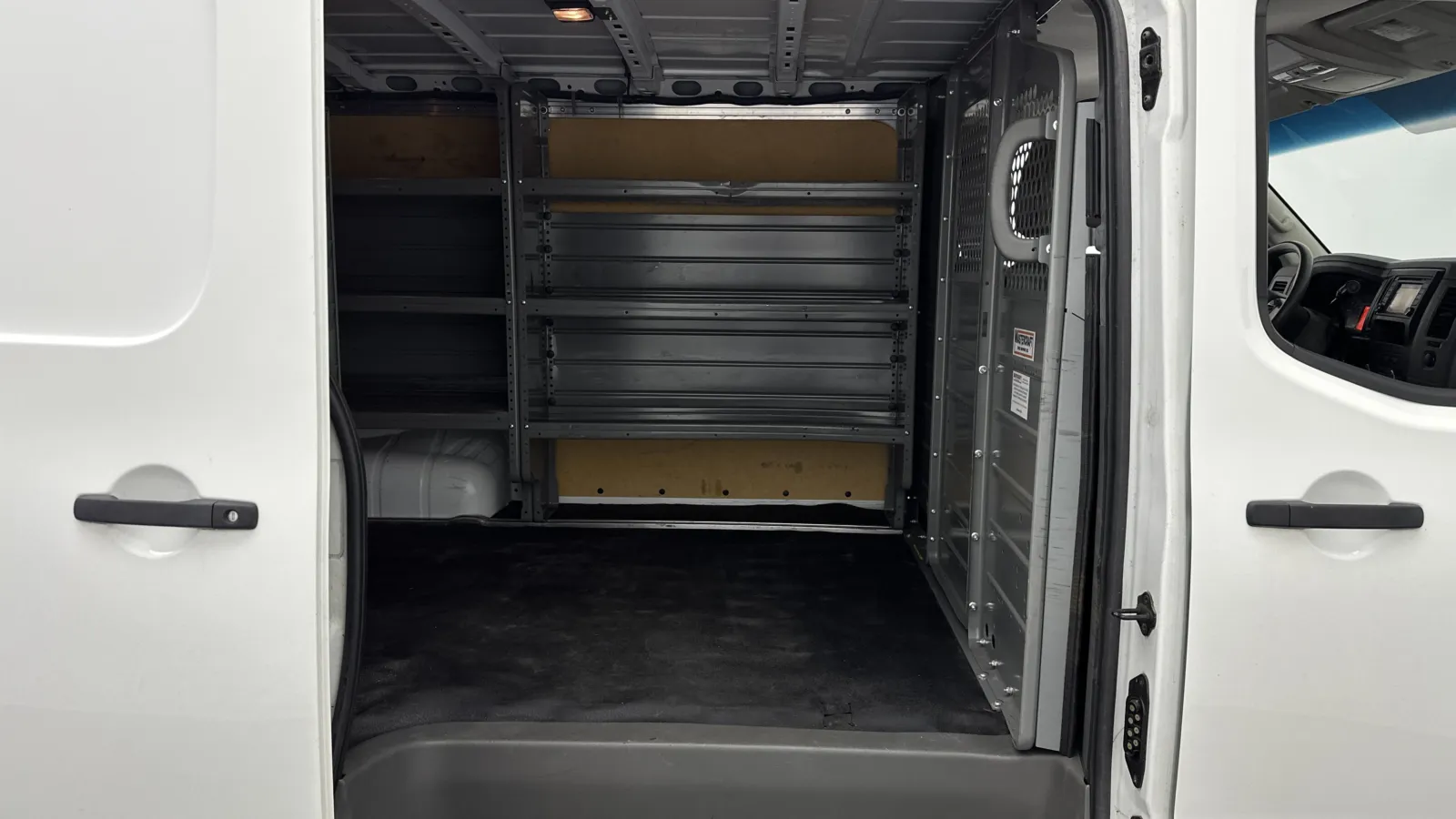 Nissan NV photo 24