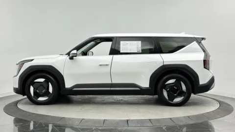 More photos of 2024 Kia EV9 Light Long Range at Auto Boutique Florida, FL