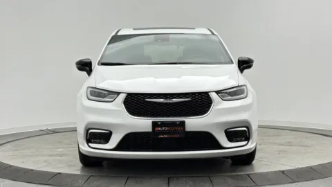 Photos of 2026 Chrysler Pacifica Limited for sale in Jacksonville, FL at Auto Boutique Florida