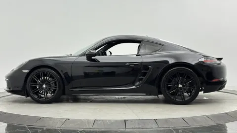 More photos of 2019 Porsche 718 Cayman at Auto Boutique Florida, FL