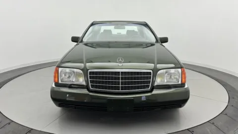 Photos of 1992 Mercedes-Benz 300 Series 300SE for sale in Jacksonville, FL at Auto Boutique Florida