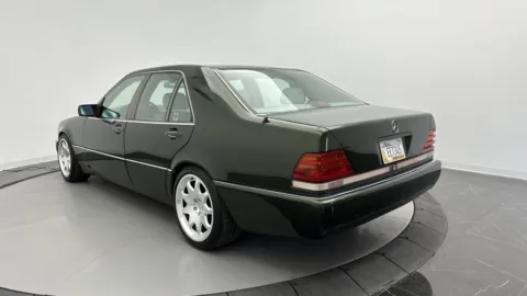 More photos of 1992 Mercedes-Benz 300 Series 300SE at Auto Boutique Florida, FL