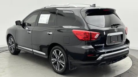 More photos of 2019 Nissan Pathfinder Platinum at Auto Boutique Florida, FL