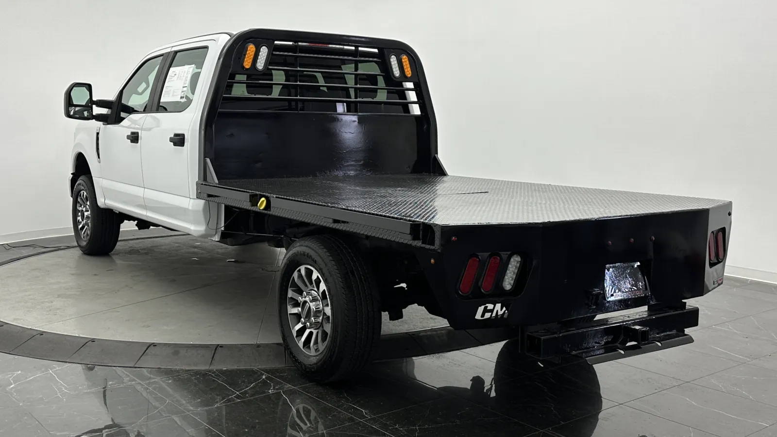 2020 Ford F-350 Super Duty Chassis Cab XL