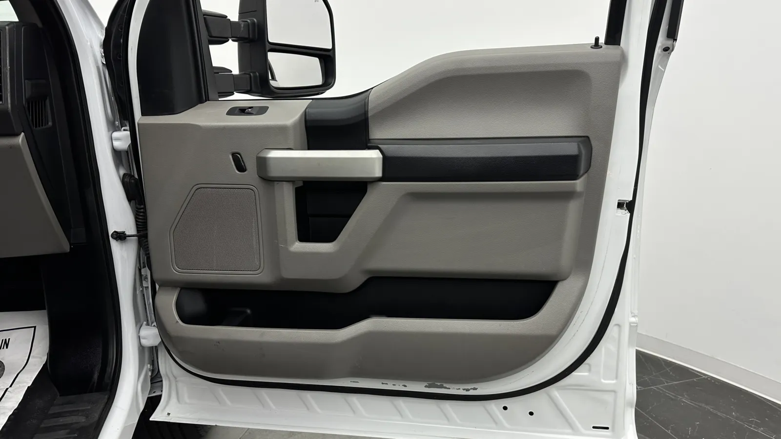 2020 Ford F-350 Super Duty Chassis Cab XL - Photo 26