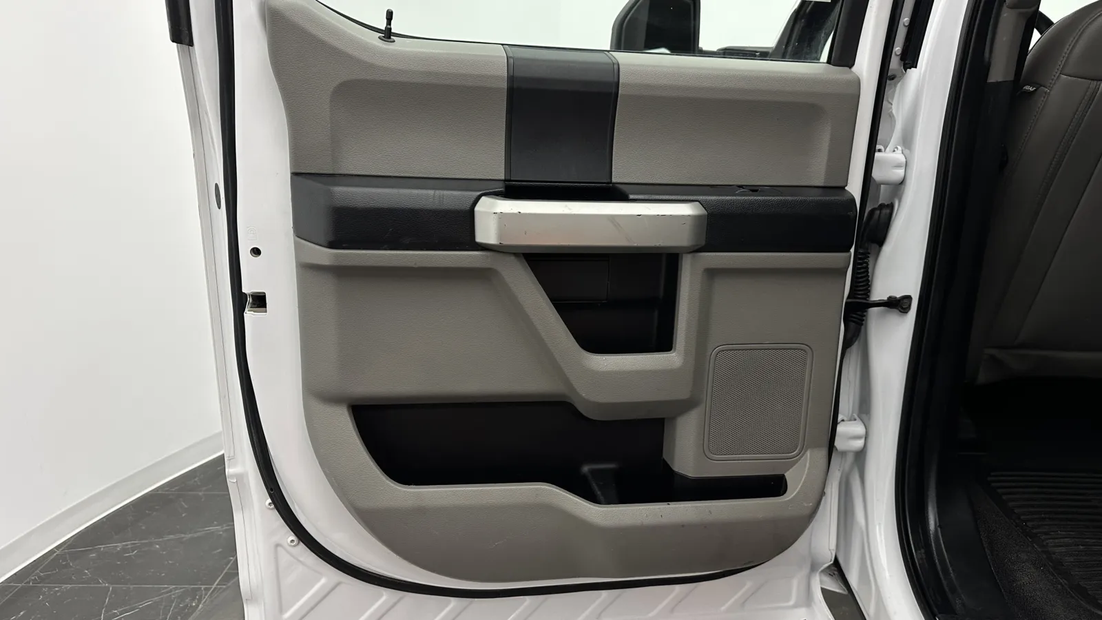 2020 Ford F-350 Super Duty Chassis Cab XL - Photo 22
