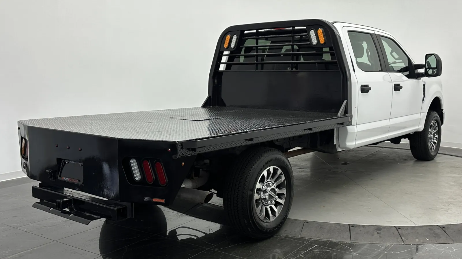 2020 Ford F-350 Super Duty Chassis Cab XL - Photo 7