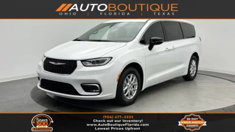 White 2025 Chrysler Pacifica Select for sale in Jacksonville, FL