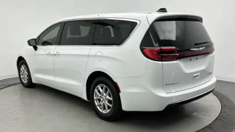 More photos of 2025 Chrysler Pacifica Select at Auto Boutique Florida, FL