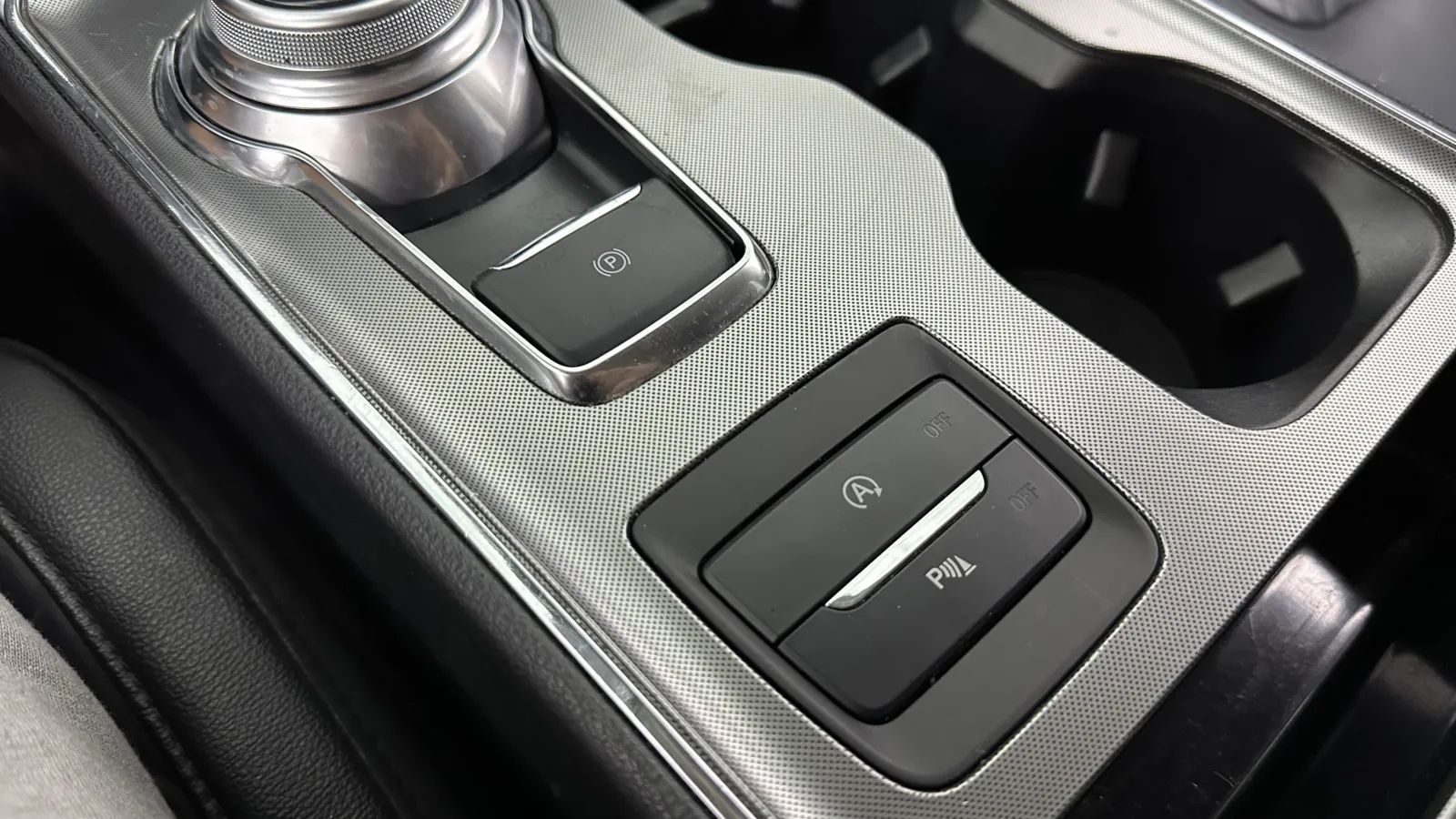 2024 Ford Edge Titanium - Photo 12