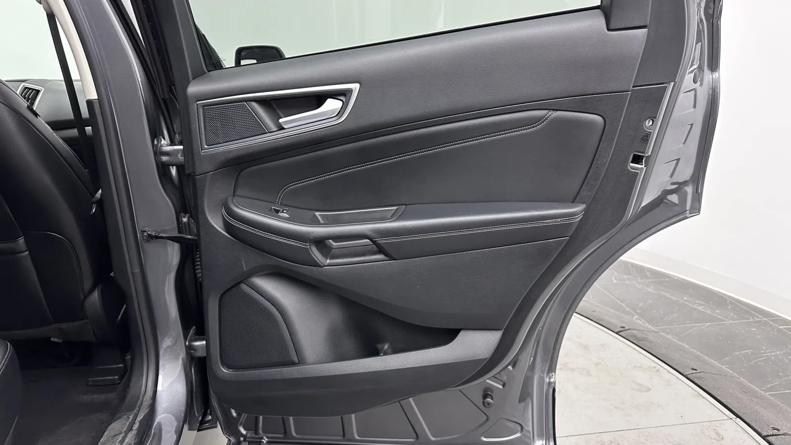 2024 Ford Edge Titanium - Photo 30
