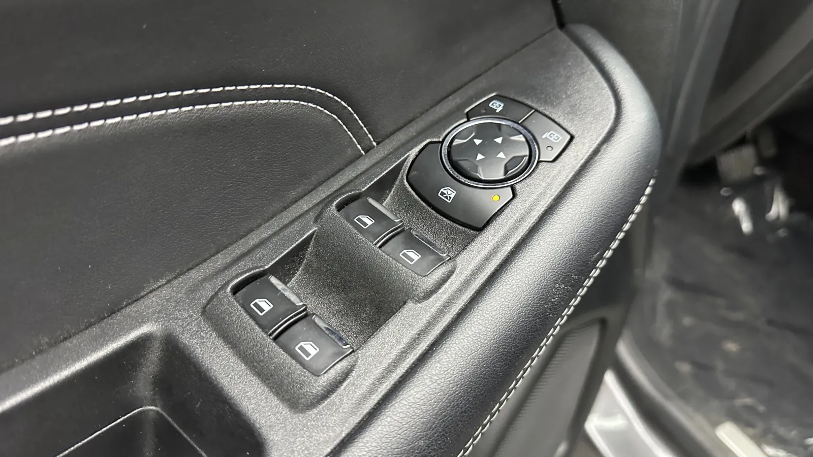 2024 Ford Edge Titanium - Photo 20
