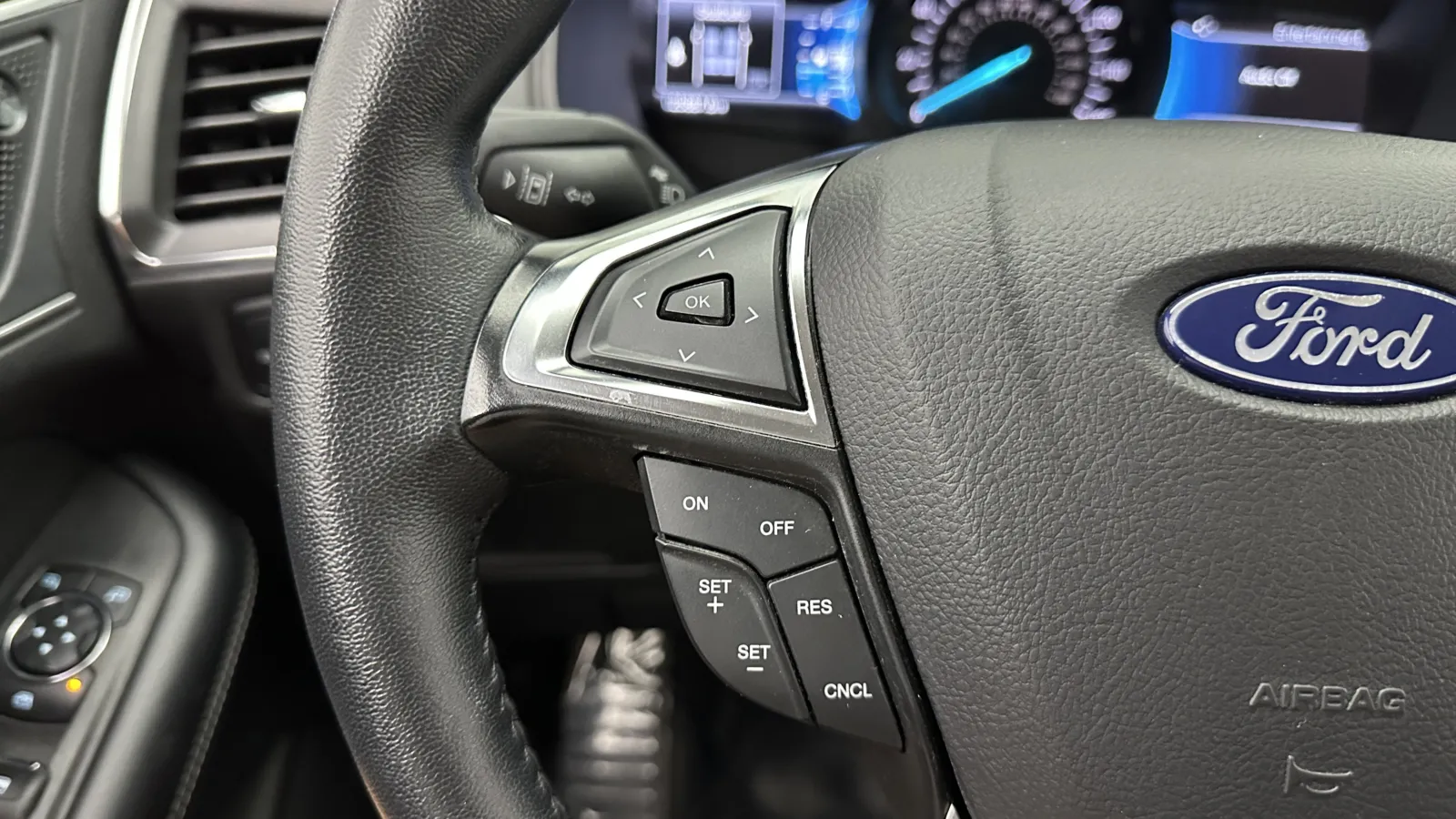 2024 Ford Edge Titanium - Photo 13