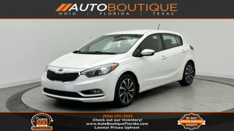 White 2016 Kia Forte 5-Door LX for sale in Jacksonville, FL