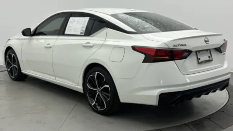 More photos of 2023 Nissan Altima 2.5 SR at Auto Boutique Florida, FL