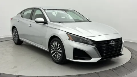 Another view of 2023 Nissan Altima 2.5 SV for sale in Jacksonville, FL at Auto Boutique Florida