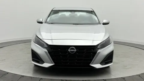Photos of 2023 Nissan Altima 2.5 SV for sale in Jacksonville, FL at Auto Boutique Florida