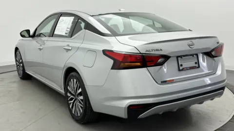 More photos of 2023 Nissan Altima 2.5 SV at Auto Boutique Florida, FL