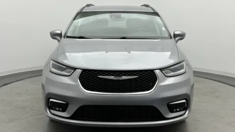 Photos of 2021 Chrysler Pacifica Touring L for sale in Jacksonville, FL at Auto Boutique Florida