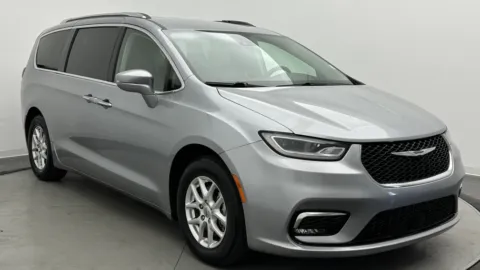 Another view of 2021 Chrysler Pacifica Touring L for sale in Jacksonville, FL at Auto Boutique Florida