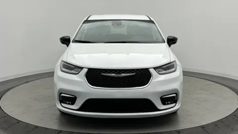 Photos of 2024 Chrysler Pacifica Touring L for sale in Jacksonville, FL at Auto Boutique Florida