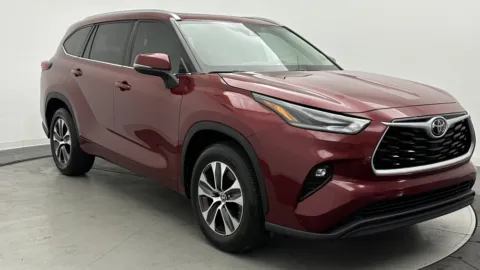 Another view of 2021 Toyota Highlander XLE for sale in Jacksonville, FL at Auto Boutique Florida