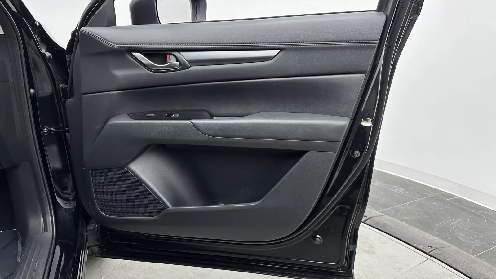 2024 Mazda CX-5 S Select Package - Photo 32
