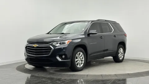Gray 2020 Chevrolet Traverse LT Cloth for sale in Jacksonville, FL