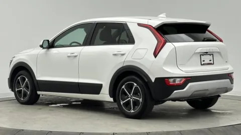 More photos of 2023 Kia Niro LX at Auto Boutique Florida, FL