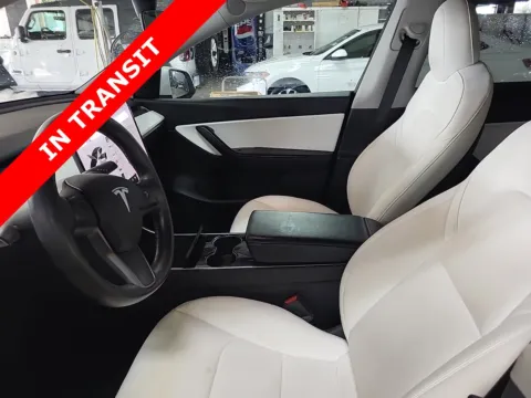 More photos of 2020 Tesla Model Y Long Range at Auto Boutique Florida, FL