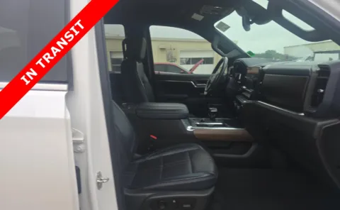 More photos of 2023 Chevrolet Silverado 1500 High Country at Auto Boutique Florida, FL