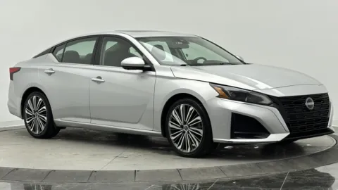 Another view of 2023 Nissan Altima 2.5 SL for sale in Jacksonville, FL at Auto Boutique Florida