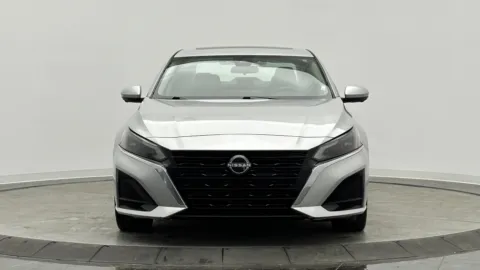 Photos of 2023 Nissan Altima 2.5 SL for sale in Jacksonville, FL at Auto Boutique Florida