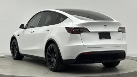 More photos of 2021 Tesla Model Y Long Range at Auto Boutique Florida, FL