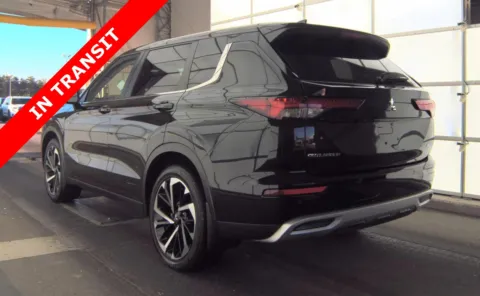 More photos of 2023 Mitsubishi Outlander SE Black Edition at Auto Boutique Florida, FL