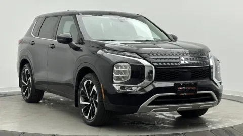 Another view of 2023 Mitsubishi Outlander SE Black Edition for sale in Jacksonville, FL at Auto Boutique Florida