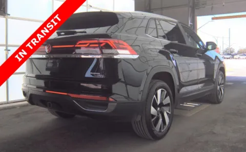 More photos of 2024 Volkswagen Atlas Cross Sport 2.0T SE w/Technology at Auto Boutique Florida, FL
