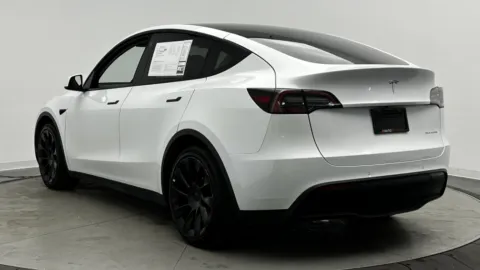 More photos of 2022 Tesla Model Y Long Range at Auto Boutique Florida, FL