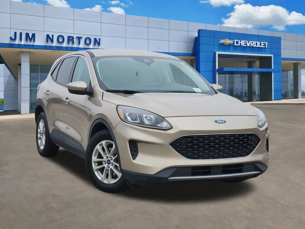 Gold 2021 Ford Escape SE for sale in Broken Arrow, OK