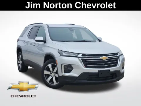 Silver 2022 Chevrolet Traverse LT Leather for sale in Broken Arrow, OK