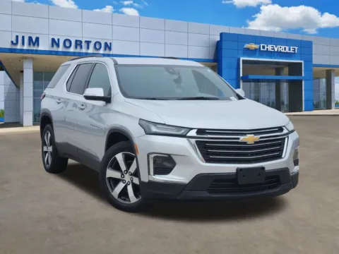 Silver 2022 Chevrolet Traverse LT Leather for sale in Broken Arrow, OK